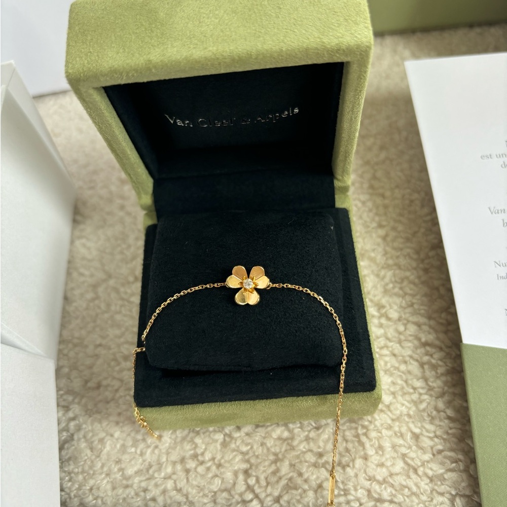 Van Cleef & Arpels FRIVOLE BRACELET, YELLOW GOLD, DIAMOND, MINI MODEL